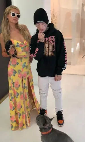 Lil Xan wearing Nike sneakers
