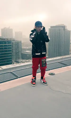 Lil Xan wearing Off-White sneakers