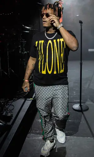 Juice WRLD wearing Dior sneakers