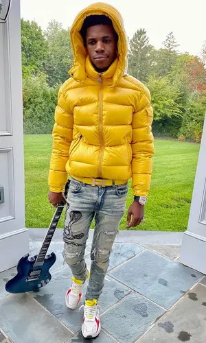 A Boogie Wit Da Hoodie wearing Hermes belt