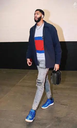 Anthony Davis wearing Gucci sweatshirt