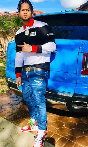El Alfa El Jefe wearing Nike other
