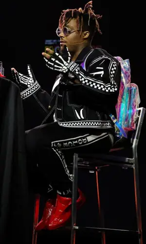 Juice WRLD wearing Exalt glov