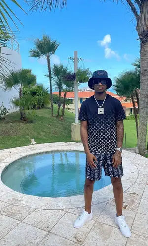 21 Savage wearing Louis Vuitton eyewear