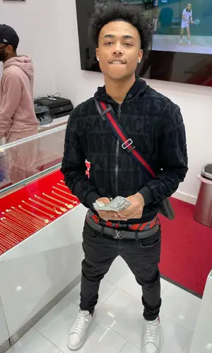 Luh Kel wearing Louis Vuitton belt