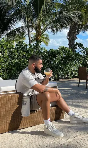 Drake wearing Nike sock