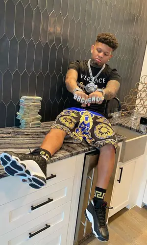 Yella Beezy wearing Jordan sneakers