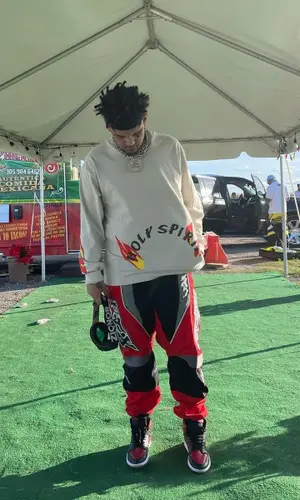 Smokepurpp wearing Nike sneakers