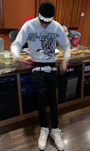 Stunna 4 Vegas wearing Off-White sweatshirt