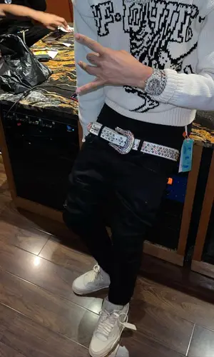 Stunna 4 Vegas wearing B.B. Simon belt
