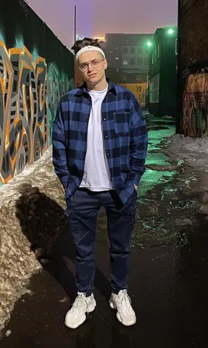 Бустер wearing Stone Island pants