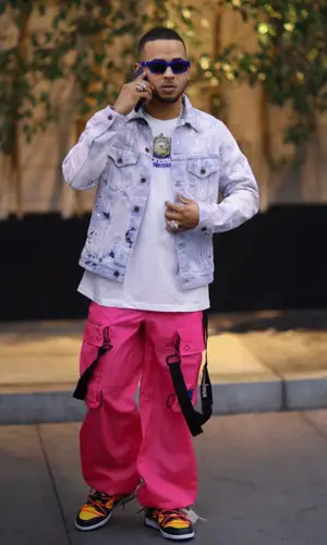 Ozuna wearing Supreme t-shirt