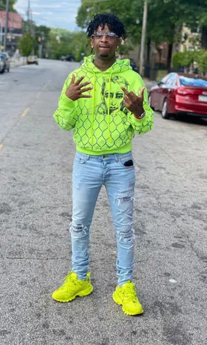 21 Savage wearing Off-White hoody