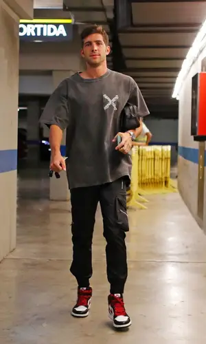 Sergi Roberto wearing Nike other