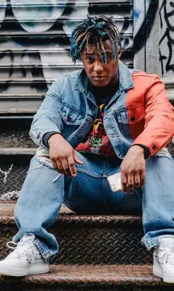 Juice WRLD wearing Levi’s jeans