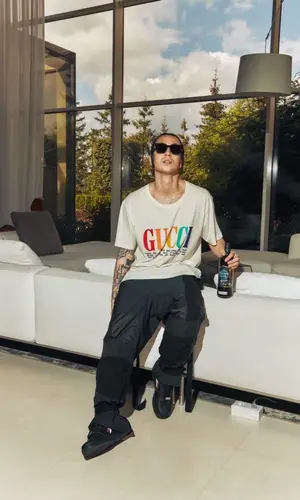 Yanix’s Outfit in Gucci T-Shirt, Sacai Pants & Louis Vuitton Eyewear (2020)
