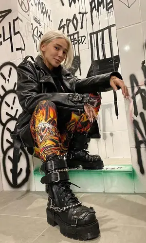 Анастасия Ивлеева wearing Skoot pants