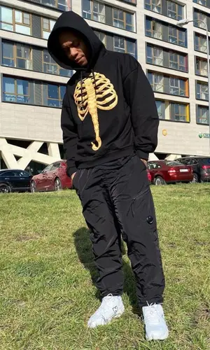 Жак Энтони wearing C.P. Company pants