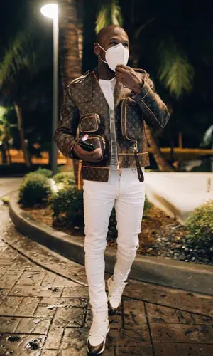 Floyd Mayweather wearing Amiri jeans