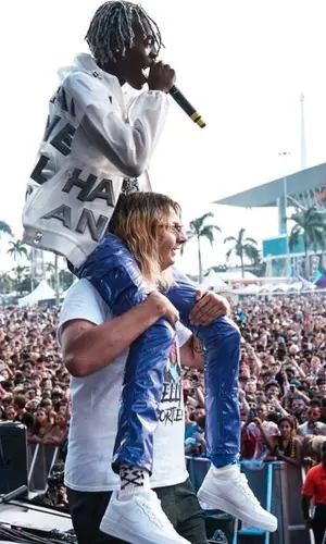 Yung Bans wearing Delacasso pants