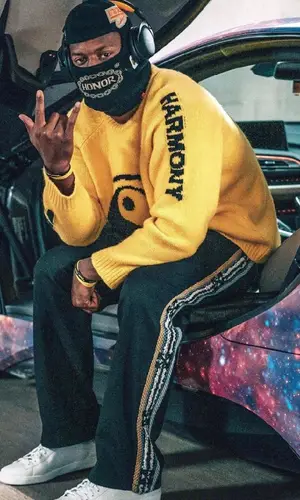 JuJu wearing Honor The Gift other