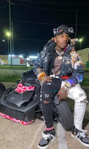 Sauce Walka wearing Dragon MDX other