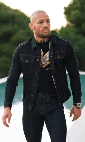 Conor McGregor wearing August McGregor t-shirt