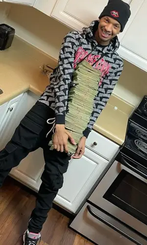 Stunna 4 Vegas wearing Hollywoodhunna pants