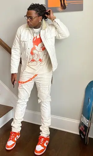Gunna wearing Louis Vuitton belt