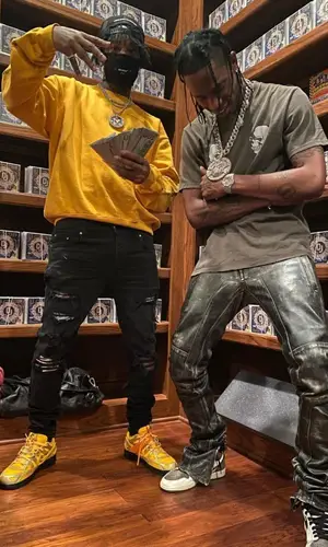21 Savage wearing Off-White other