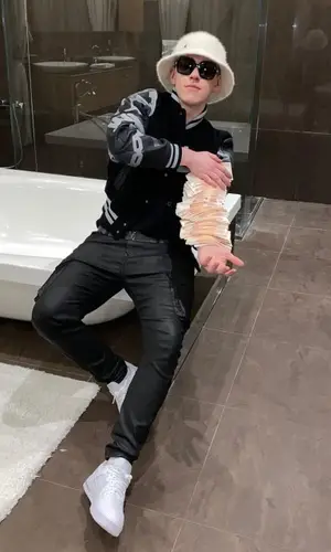 Big Baby Tape wearing Louis Vuitton belt