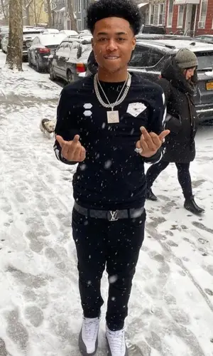Luh Kel wearing Louis Vuitton belt