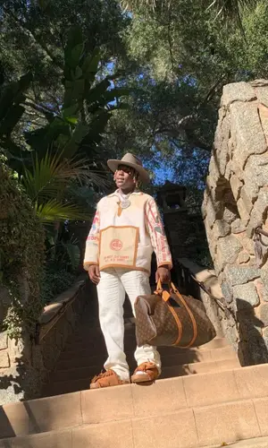 Don Toliver wearing Louis Vuitton bag