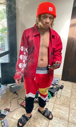 Trippie Redd wearing Carhartt hat