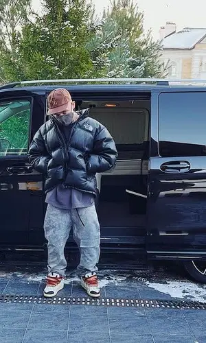 Элджей’s Outfit in Supreme Jacket, Cactus Jack Cap & The North Face (2020)