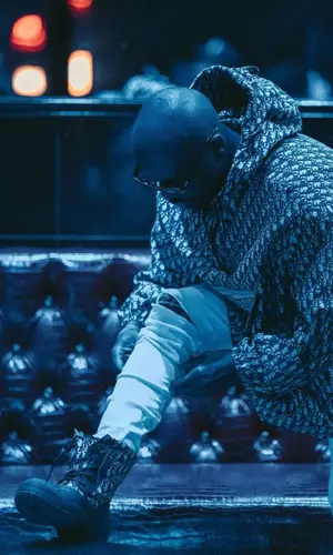 Floyd Mayweather wearing Dior boots