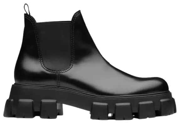 Sneakers in Charli D'Amelio’s closet
