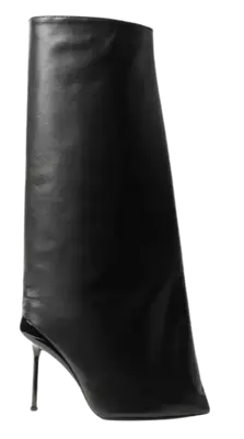Boots in Kylesister’s closet