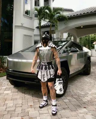 Latest Jake Paul's Outfits #1