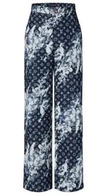 Pants in Floyd Mayweather’s closet