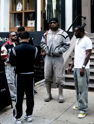 Latest Future's Outfits #8
