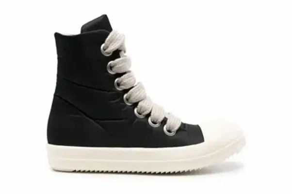 Sneakers in Toosii’s closet