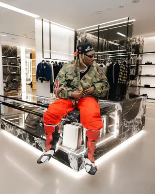 Latest Future's Outfits #2