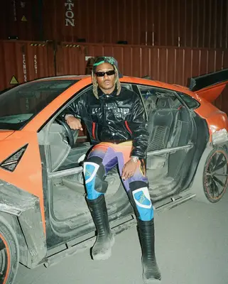 Latest Future's Outfits #1