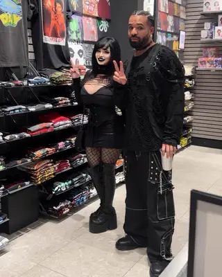 Latest Drake's Outfits #1