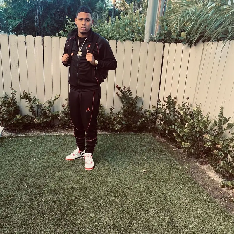 Myke Towers outfit in Jordan, 2021