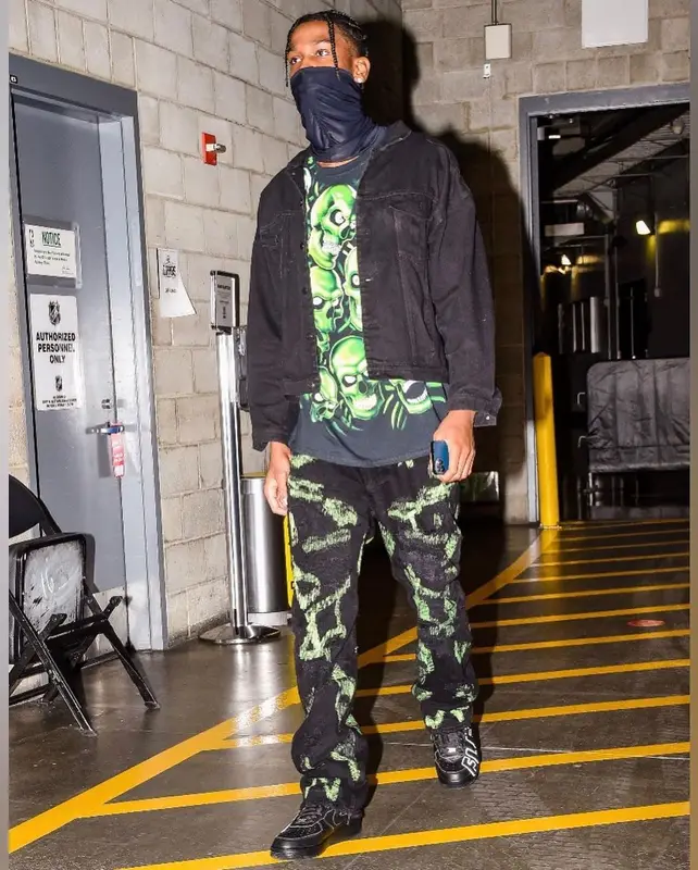 Shai outfit in Supreme, Vlone, and Nike, 2021