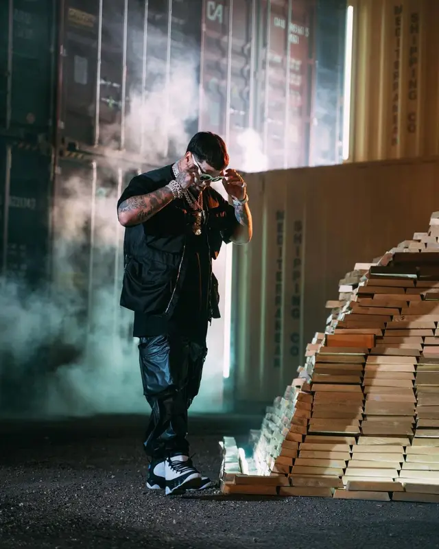 Anuel AA outfit in Prada and Jordan, 2021