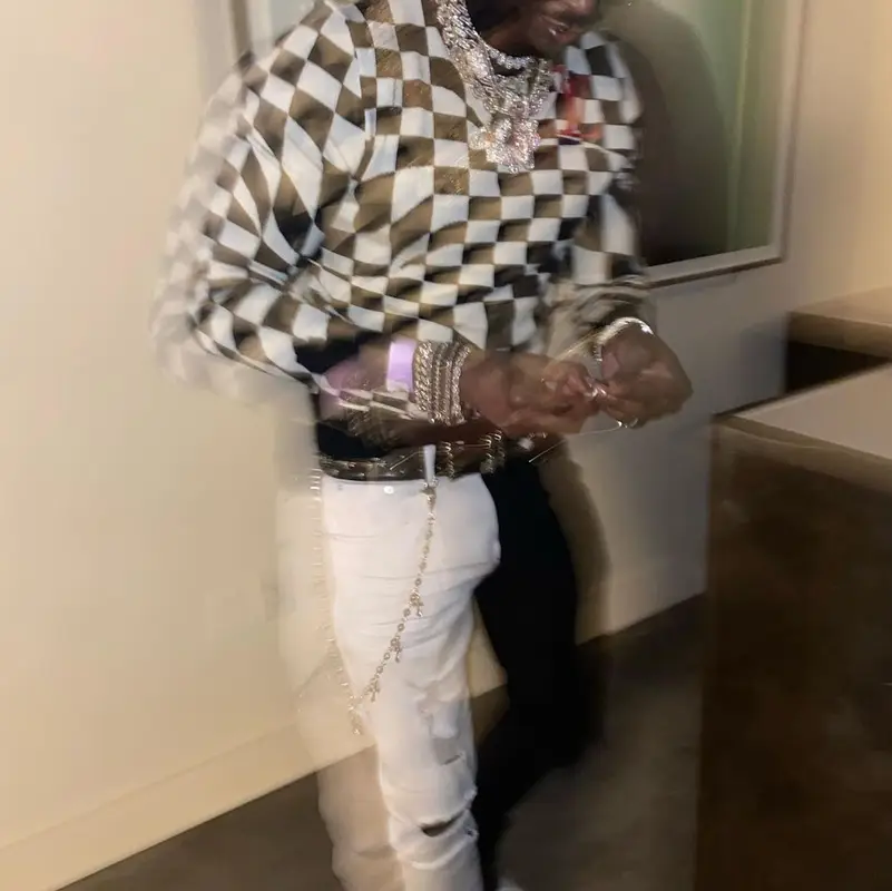 2 Chainz outfit in Tom Ford and Louis Vuitton, 2021