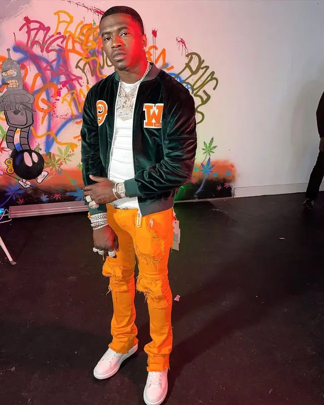 Bankroll Freddie outfit in Off-White, Valabasas, and Louis Vuitton, 2021